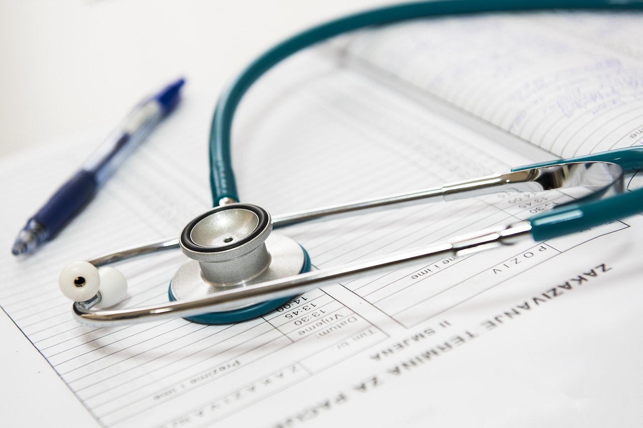 Jakie są kryteria oceny jakości sprzętu medycznego?