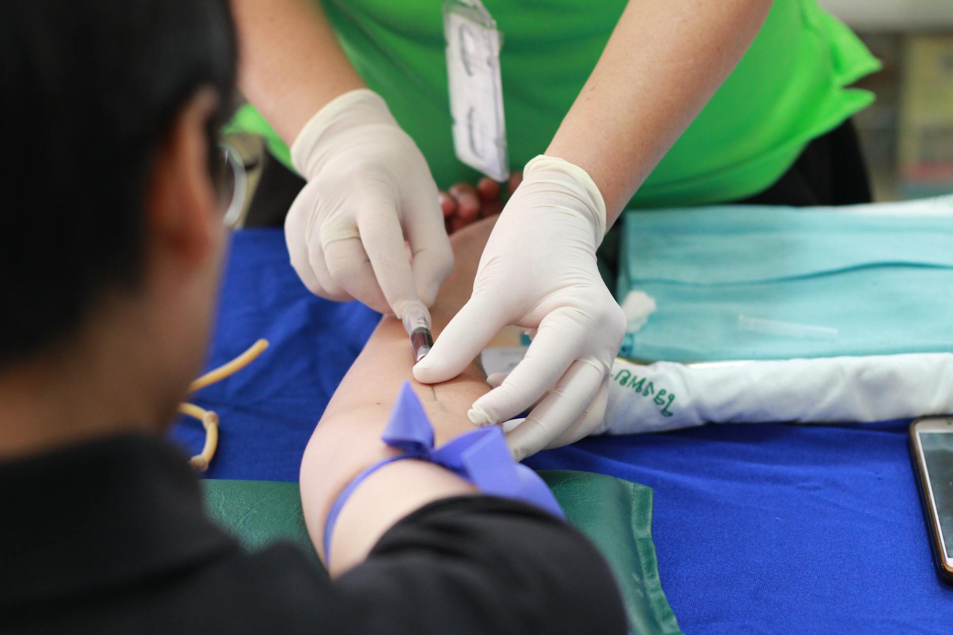 Mity i fakty o szczepieniach w walce z epidemiami.
