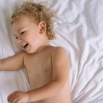 Problemy ze snem u dzieci – przyczyny i jak je rozwiązywać?